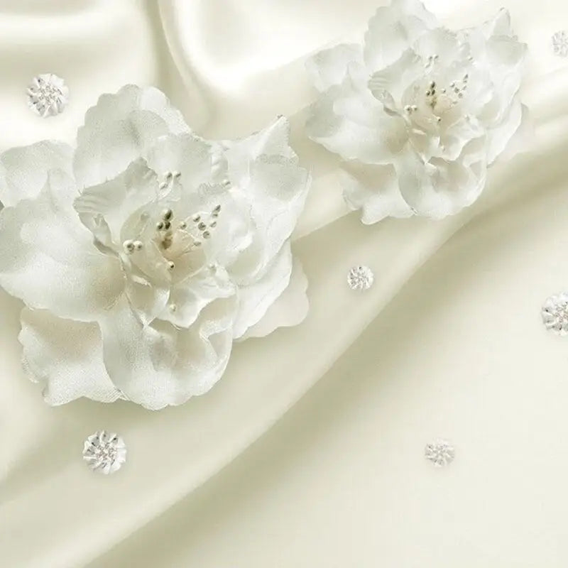Papel pintado de flores blancas grandes